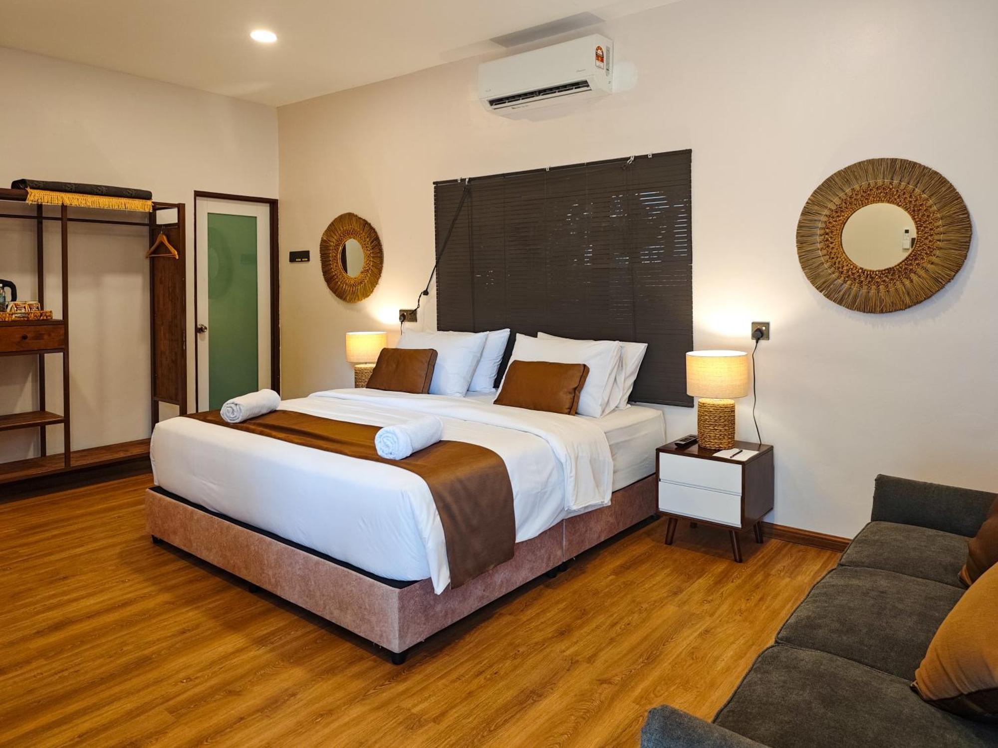 Mulyo Hotel Порт-Диксон Экстерьер фото