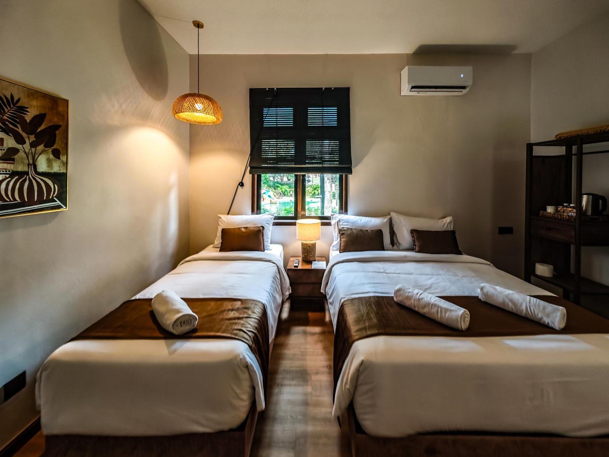 Mulyo Hotel Порт-Диксон Экстерьер фото
