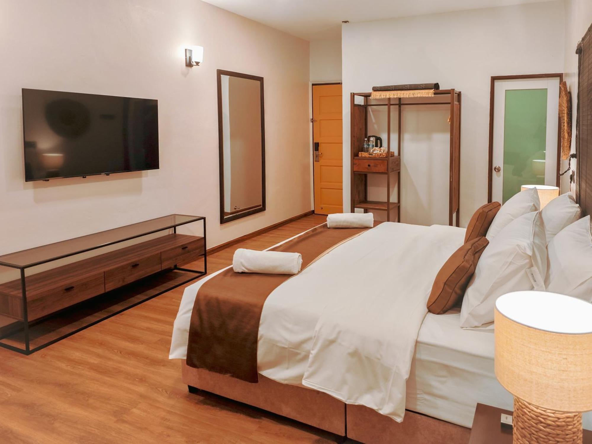 Mulyo Hotel Порт-Диксон Экстерьер фото