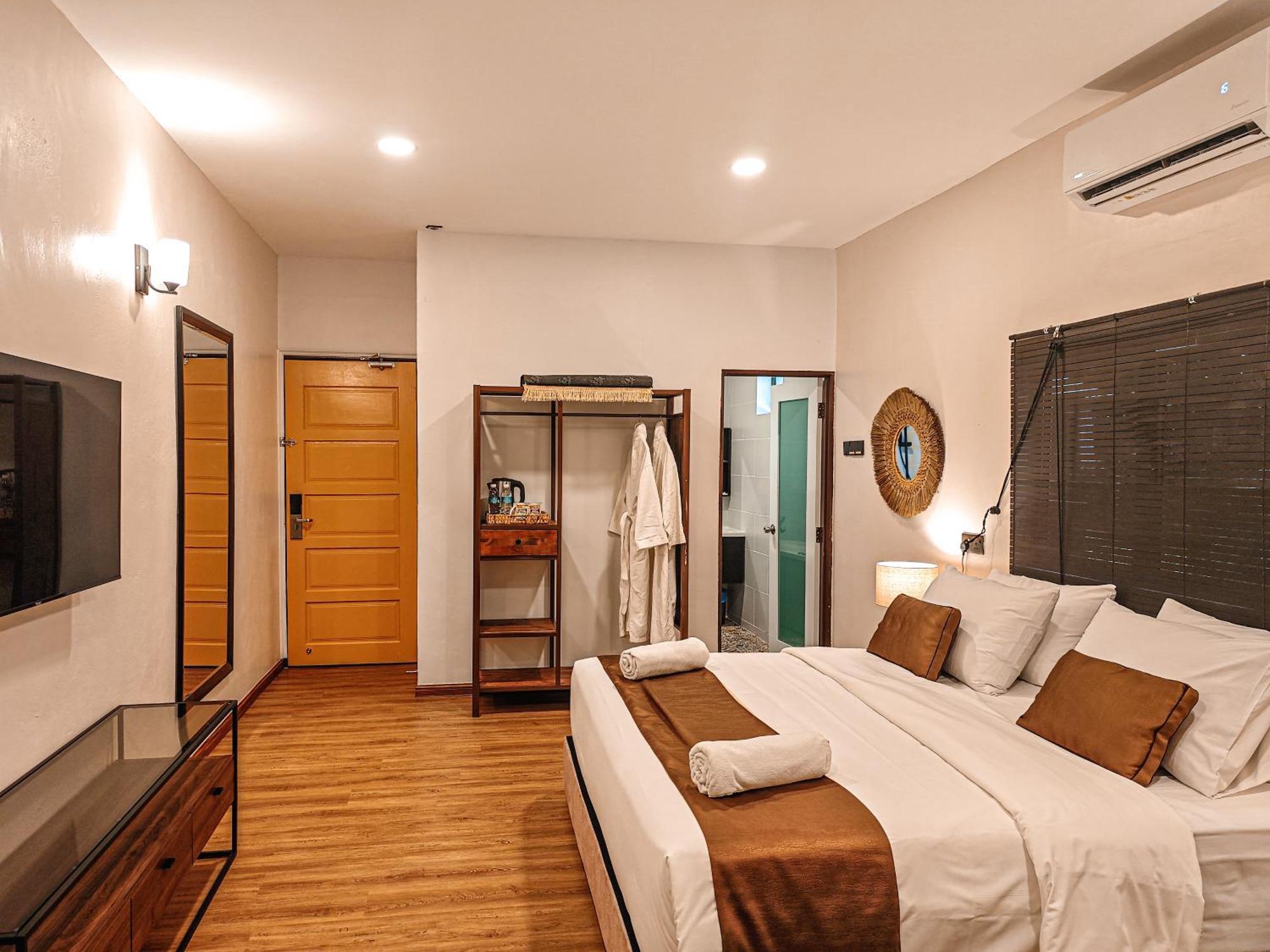 Mulyo Hotel Порт-Диксон Экстерьер фото
