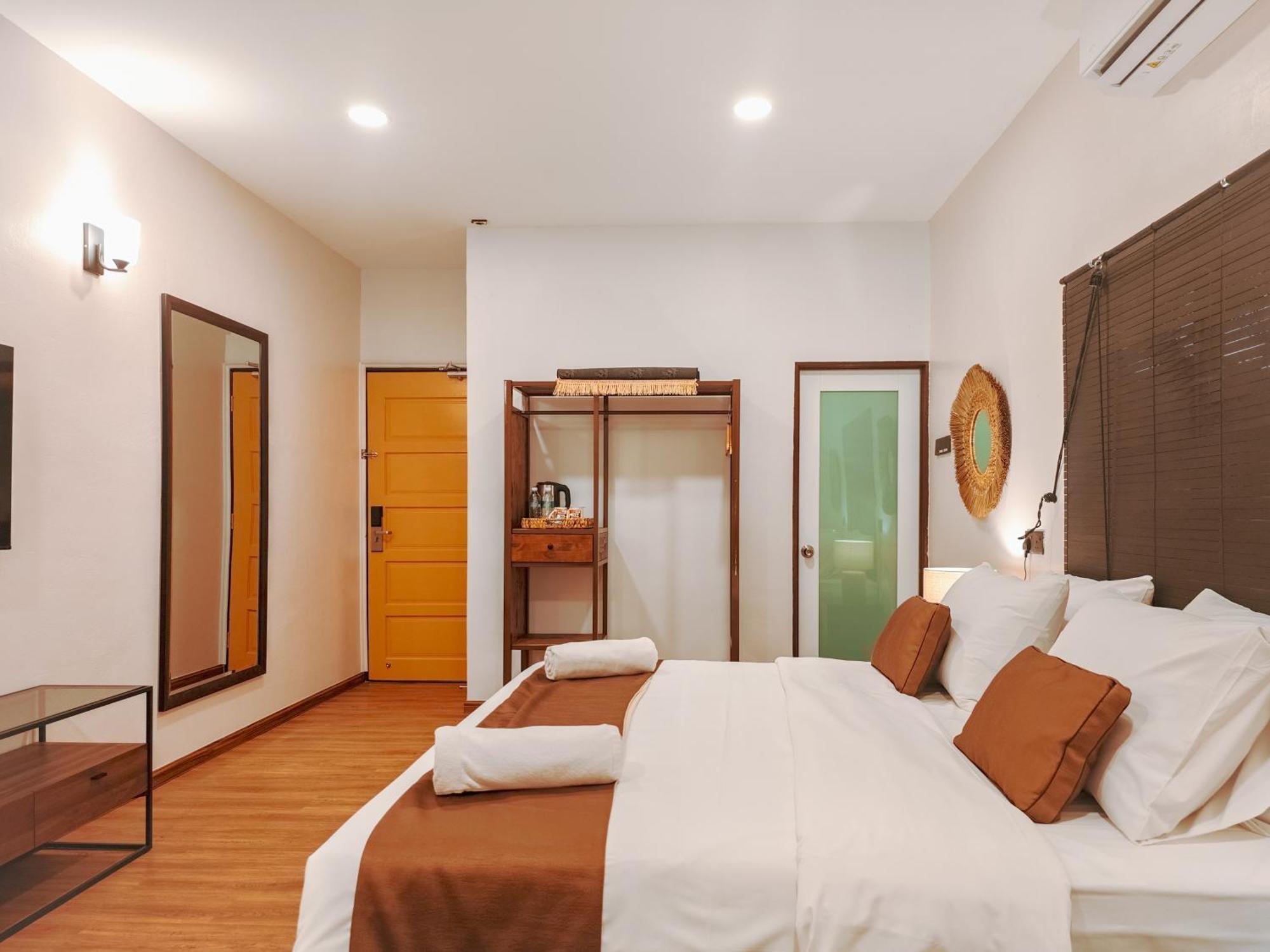 Mulyo Hotel Порт-Диксон Экстерьер фото