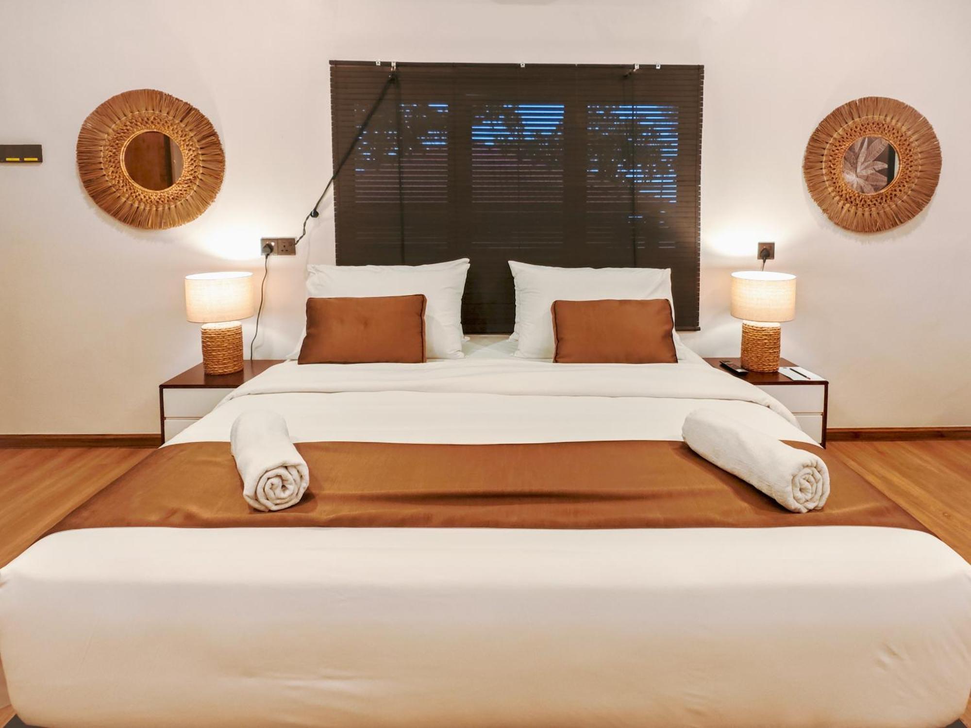 Mulyo Hotel Порт-Диксон Экстерьер фото