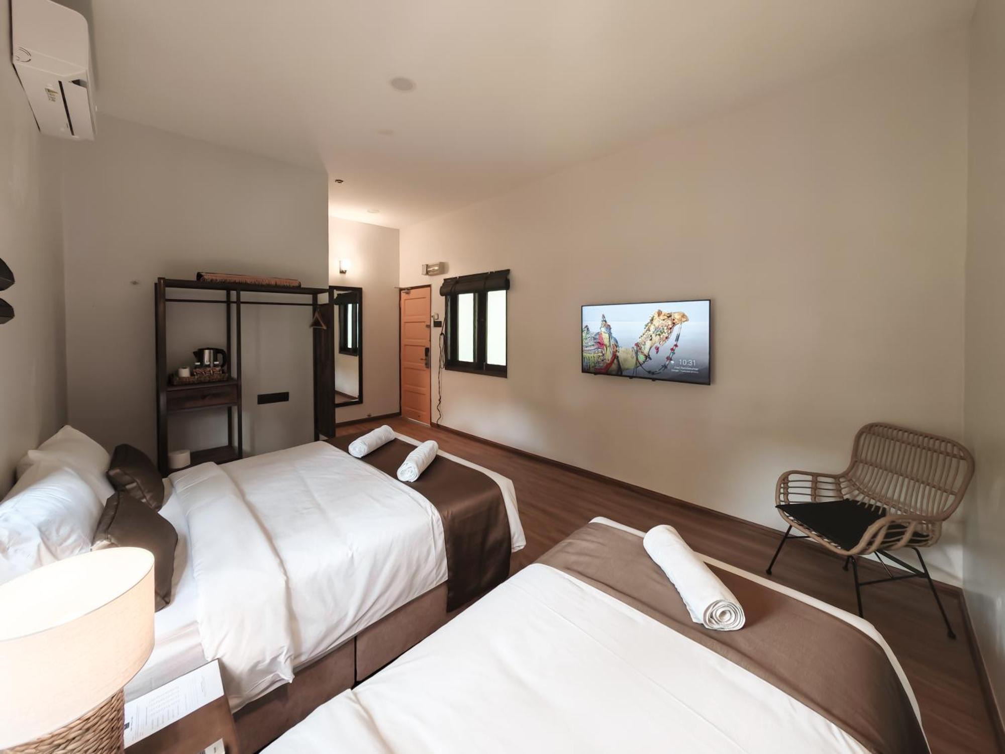 Mulyo Hotel Порт-Диксон Экстерьер фото
