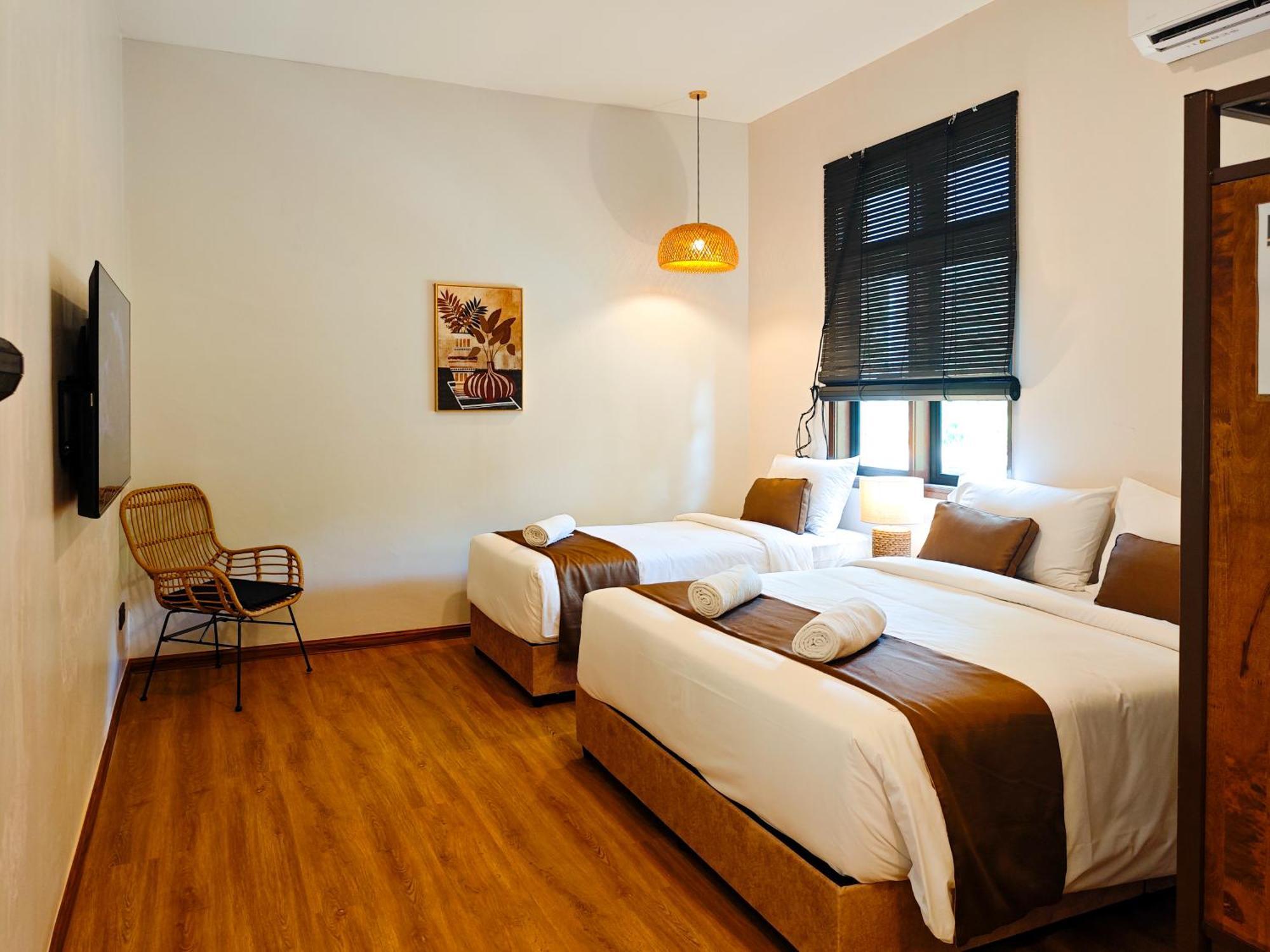 Mulyo Hotel Порт-Диксон Экстерьер фото
