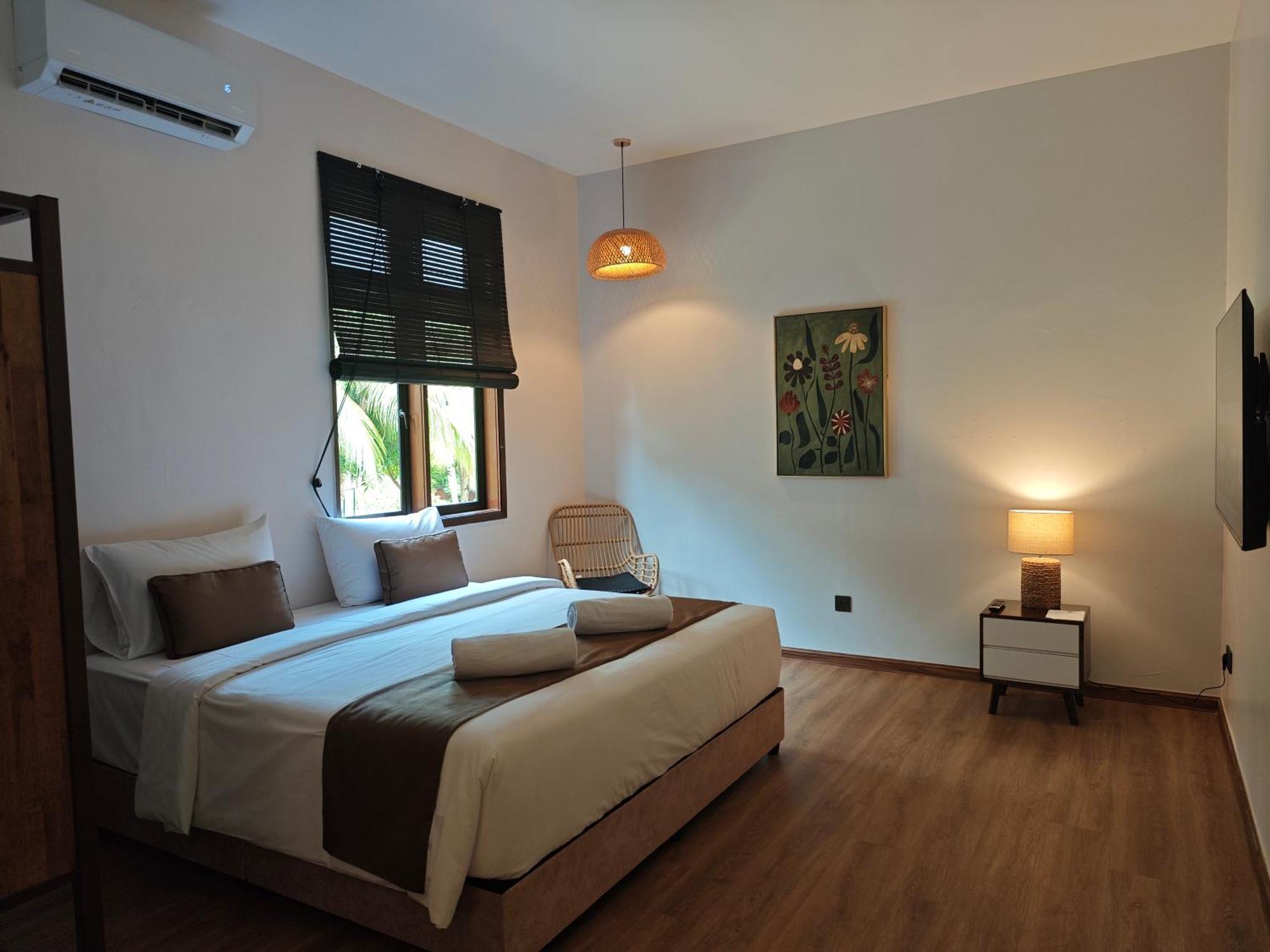 Mulyo Hotel Порт-Диксон Экстерьер фото