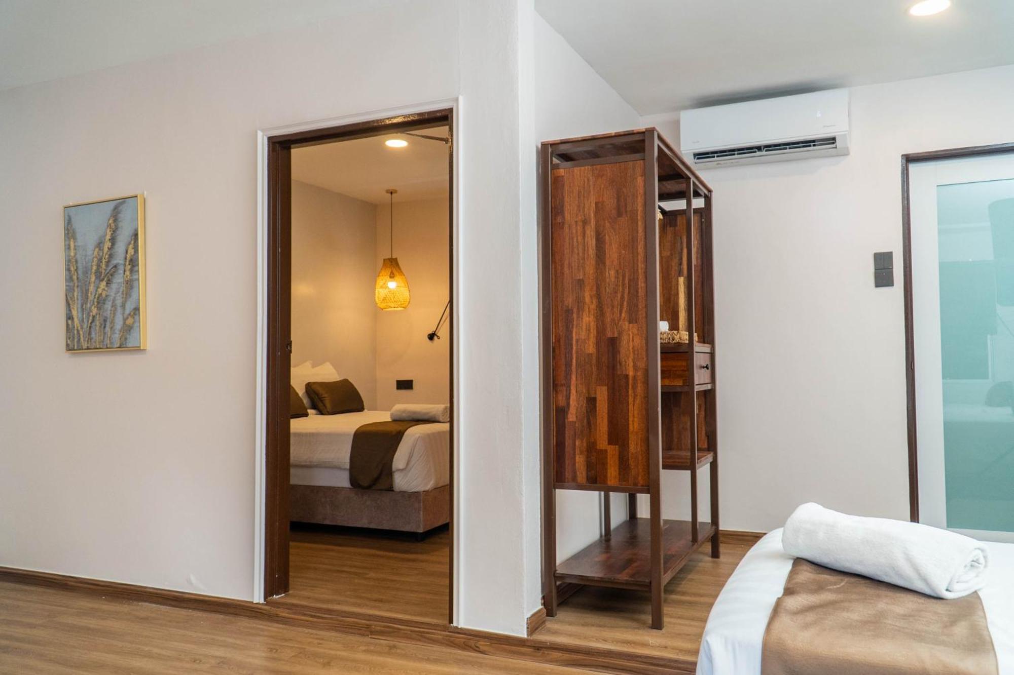 Mulyo Hotel Порт-Диксон Экстерьер фото
