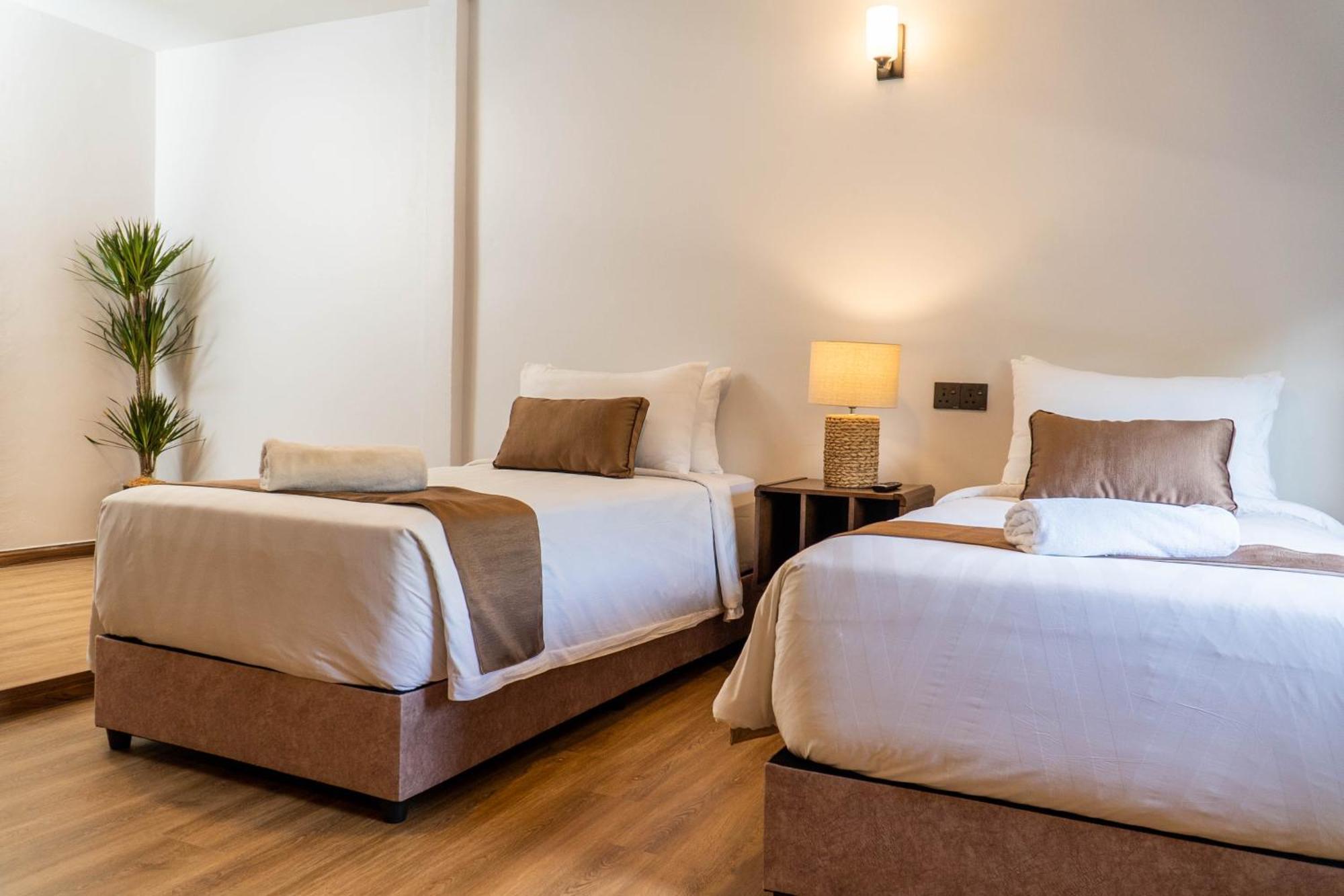 Mulyo Hotel Порт-Диксон Экстерьер фото