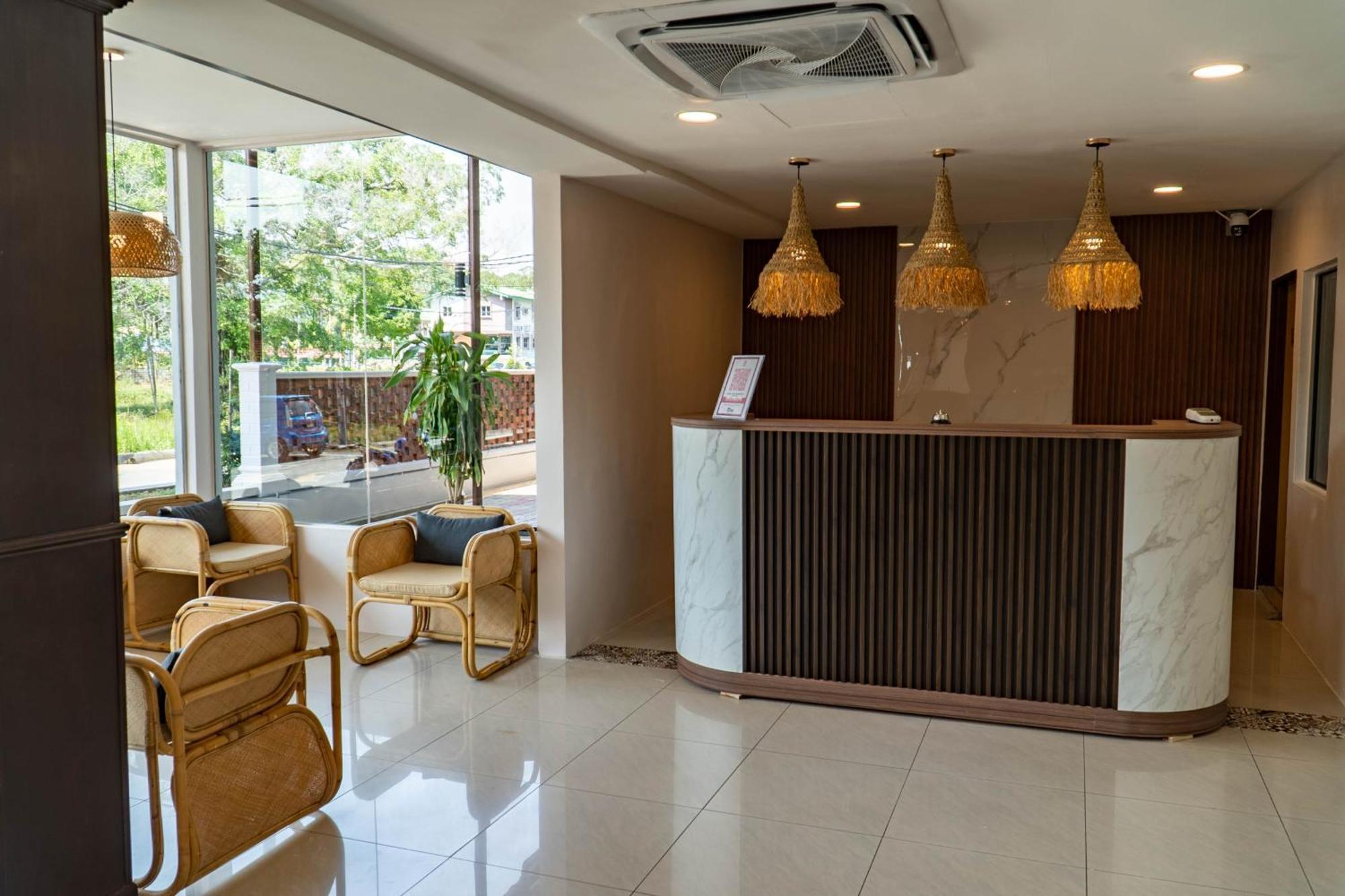 Mulyo Hotel Порт-Диксон Экстерьер фото