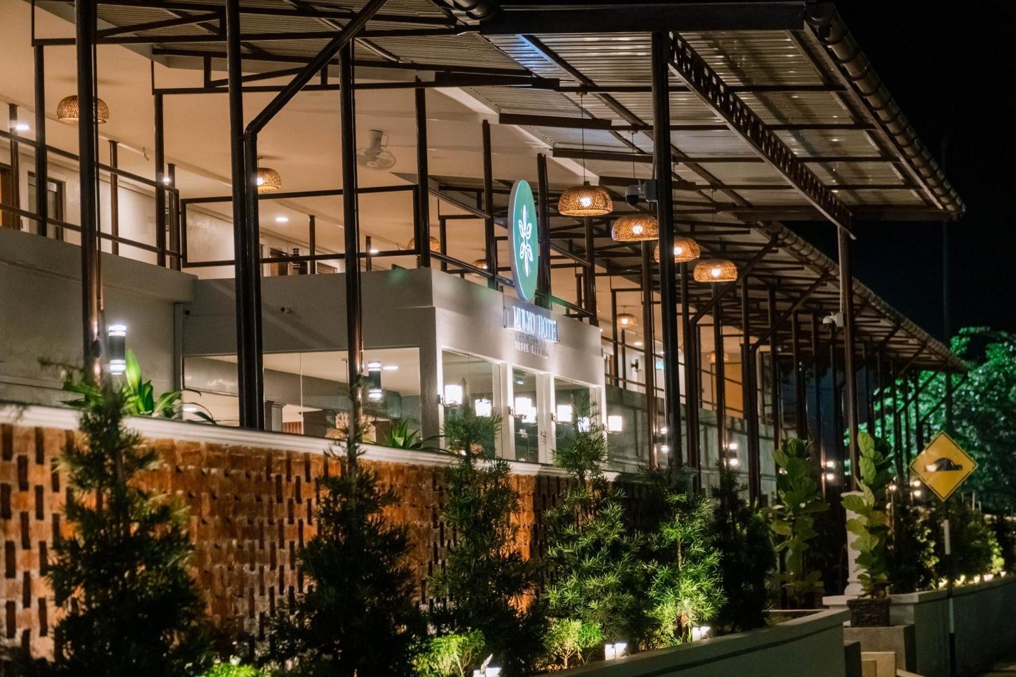 Mulyo Hotel Порт-Диксон Экстерьер фото
