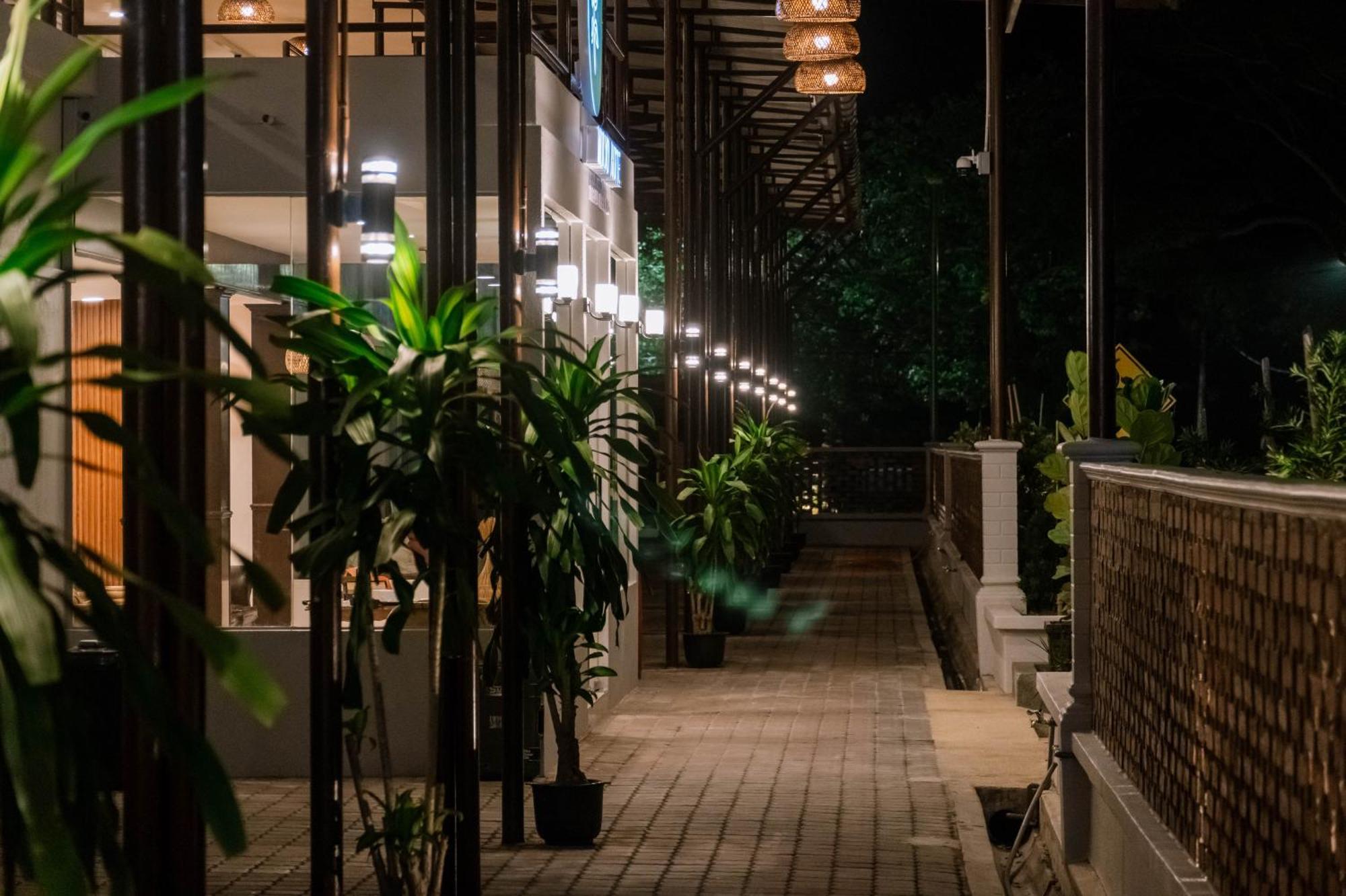 Mulyo Hotel Порт-Диксон Экстерьер фото